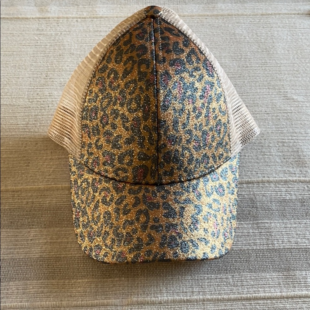 Women’s CC leopard sparkle hat.